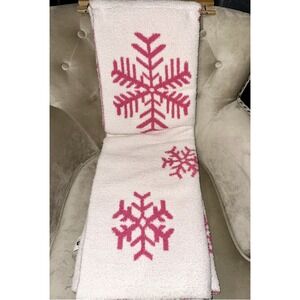 NEW Nicole Miller Hot Pink and White Snowflake Christmas Oversized Throw Blanket